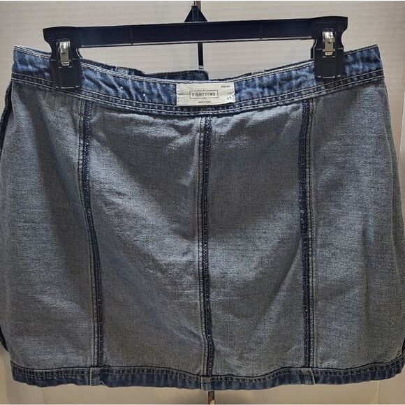 Arden B Vintage Style "Button Up" Medium Wash Denim Mid-Length Skirt Size 9 - Picture 10 of 12